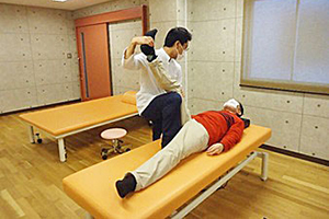 訓練室での訓練